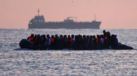 Premier Migrant Returned to France Under New ‘One In, One Out’ Agreement