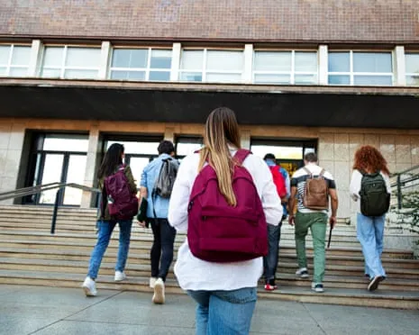 As Teen Boys Move Toward Conservatism, the Emergence of the 'Relaxed Female' Trend Grows Apparent